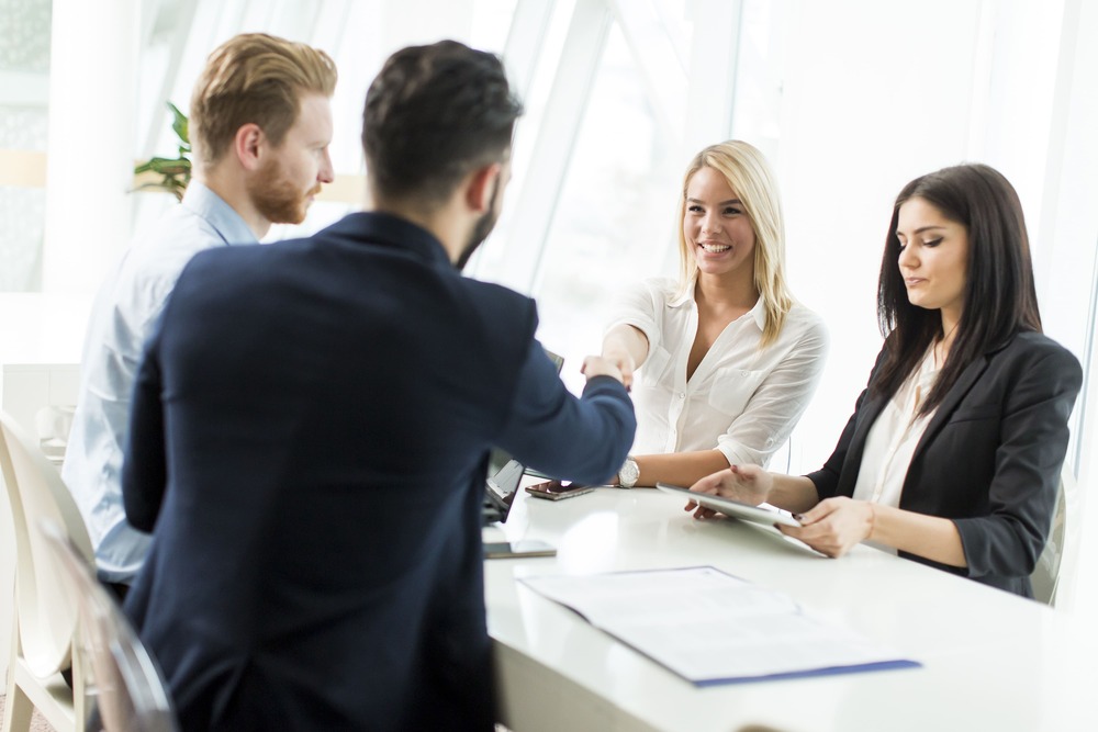business-people-2022-04-14-07-57-45-utc (1)